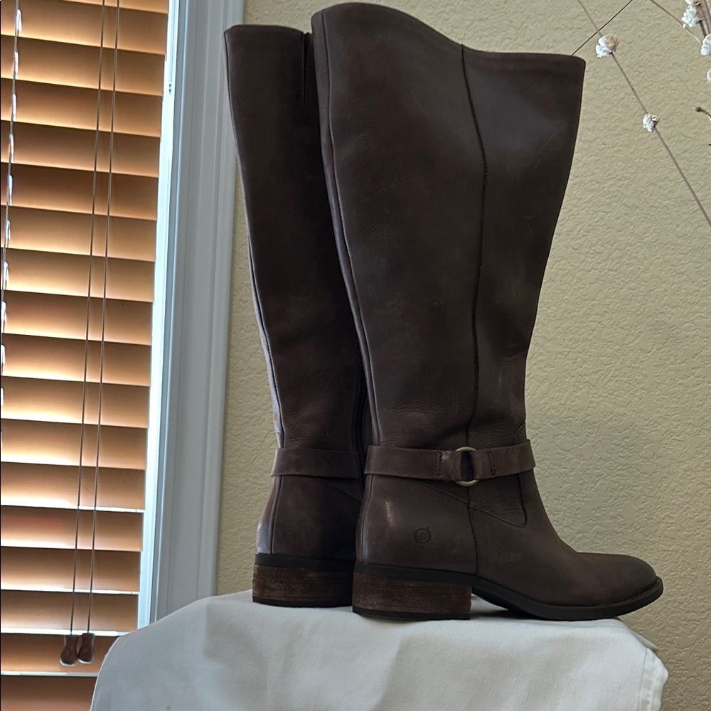 Born Women's Tan Leather Heeled Boots - Picture 10 of 10